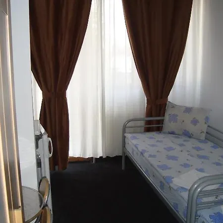 Hostel Litovoi *